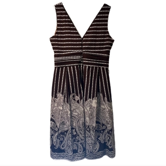 Robbie Bee Women's 8 Paisley Midi Dress Sleeveless Fit Flare V- Neck Brown - Picture 2 of 8